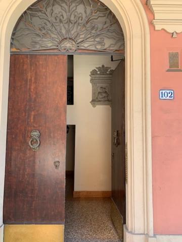 Saragozza Boutique Apartment بولونيا المظهر الخارجي الصورة